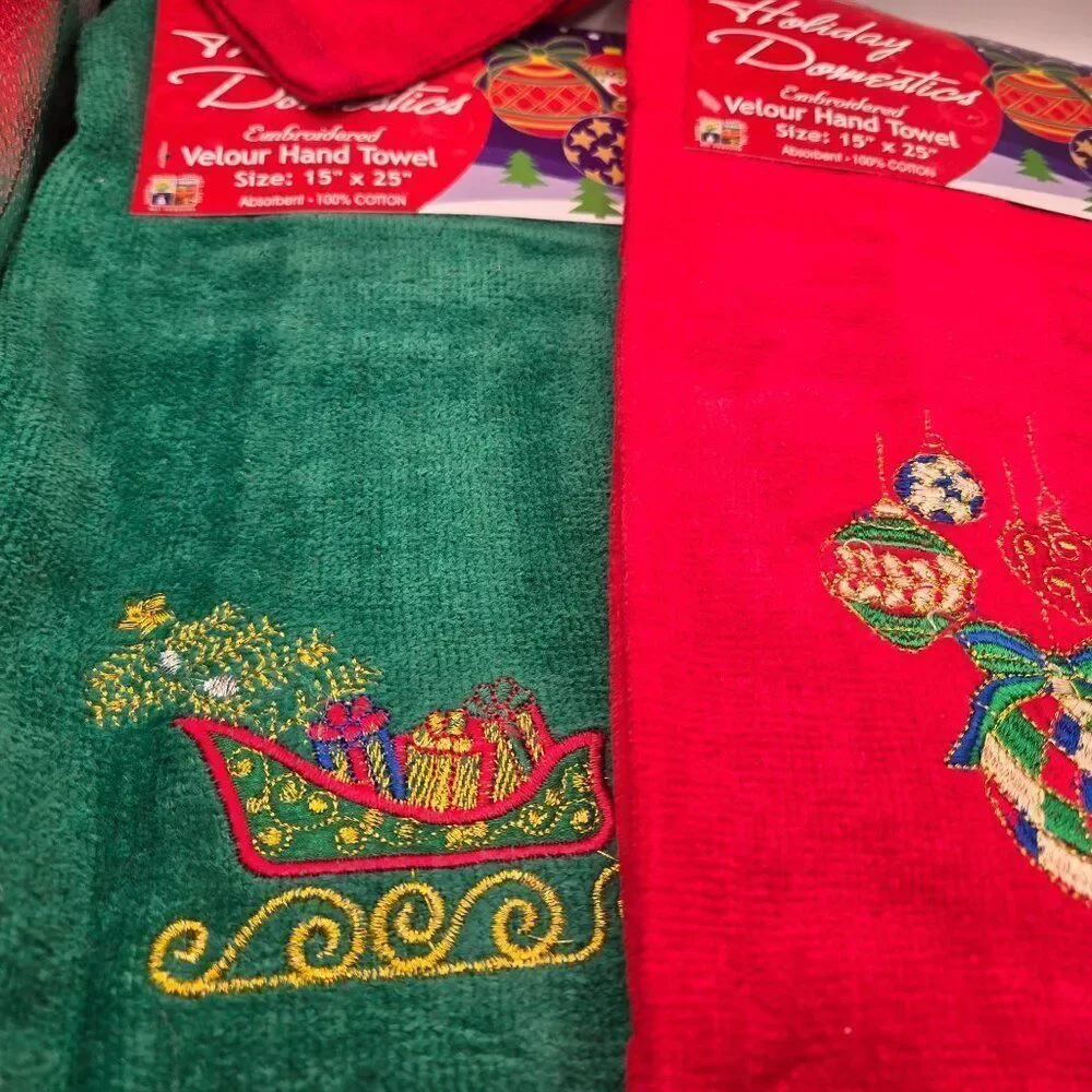 Vintage 90s Lot of 3 Christmas Velour Hand Towels Red Green Embroidered New